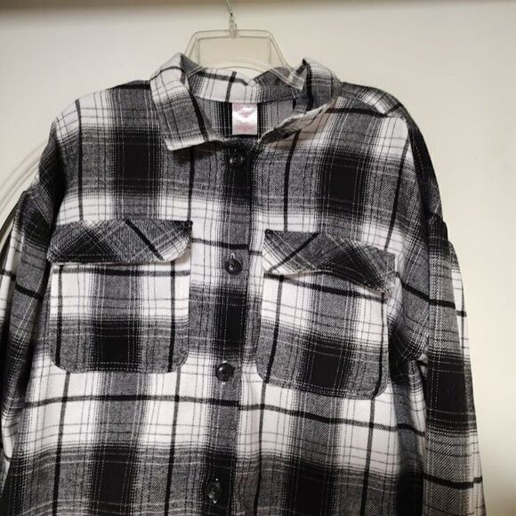 No Boundaries Black White Plaid Button Down Flannel Junior XXL 19 Worn 1 Time - Picture 2 of 2
